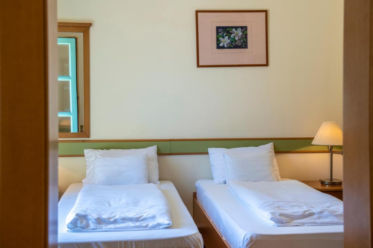 Zichy Park Hotel Bikács 外观 照片