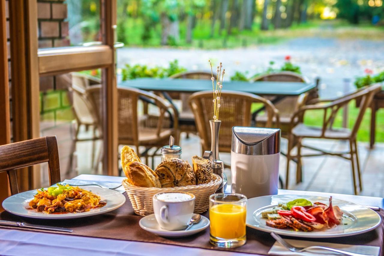 Zichy Park Hotel Bikács 外观 照片